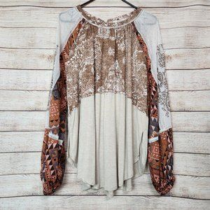 Gimmicks by BKE Brown and Cream Tunic Top